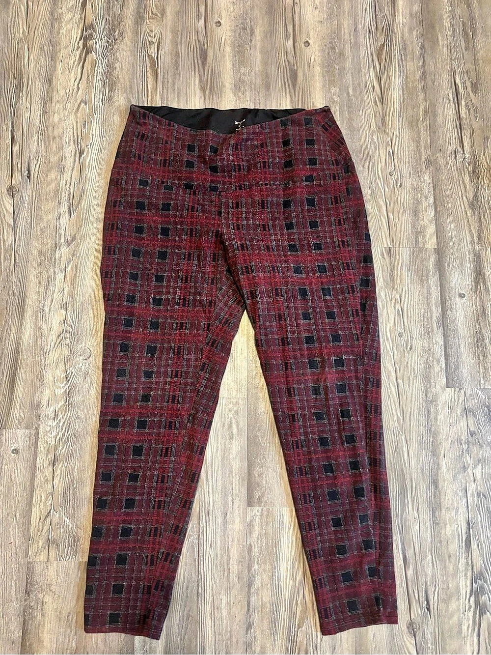 Checkered Skinny Pants in Red & Black Size XXL